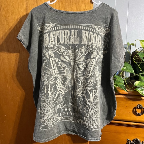 Interlace Brand Green Natural Mood Moth Butterfly Print Women’s 3XL Crop Tee - Picture 5 of 5